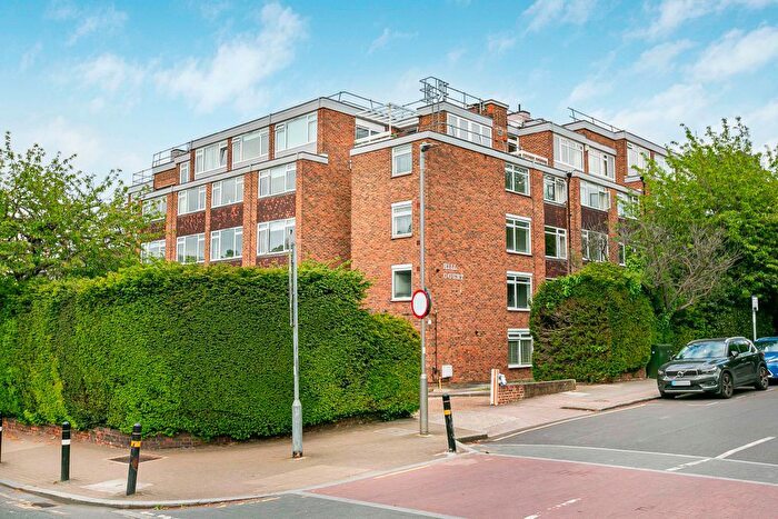 2 Bedroom Flat To Rent In Putney Hill, London, SW15