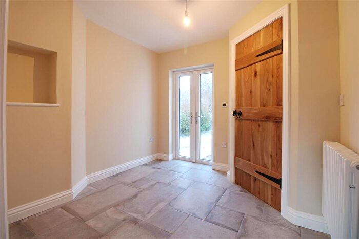 3 Bedroom End Of Terrace House For Sale In Enville Road, Kinver, DY7