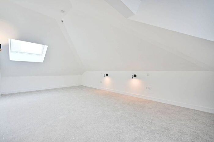 2 Bedroom Flat For Sale In Coronation House, Shere, Gomshall, GU5