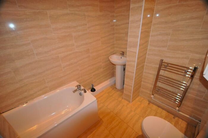 1 Bedroom Flat To Rent In Kings Road, Hyde Park, Leeds, LS6