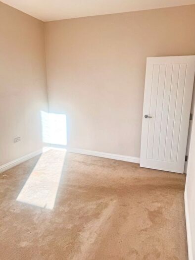 2 Bedroom Flat To Rent In Bishops Place, Paignton, TQ3