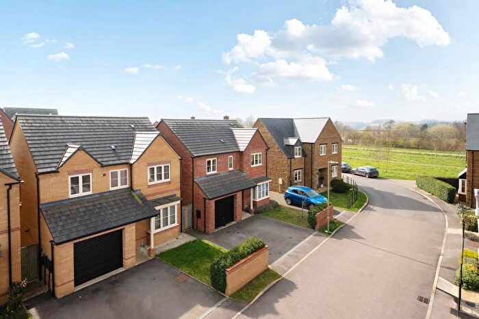 4 Bedroom Detached House For Sale In Banbury, Oxfordshire, OX16