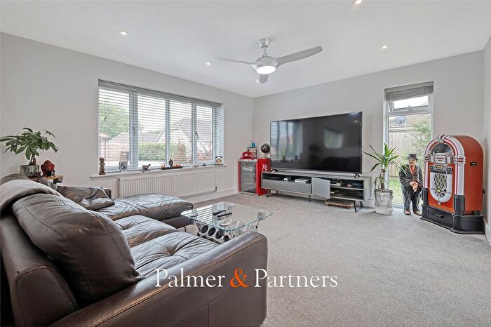 2 Bedroom Bungalow For Sale In Meadow Close, Elmstead, Colchester, Essex, CO7