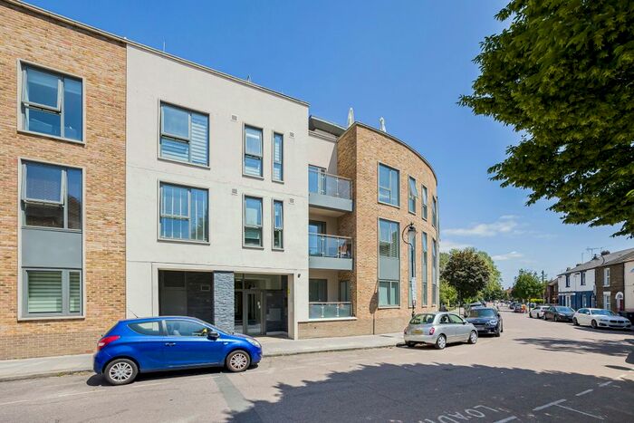 2 Bedroom Flat To Rent In Scotland Green, London, N17