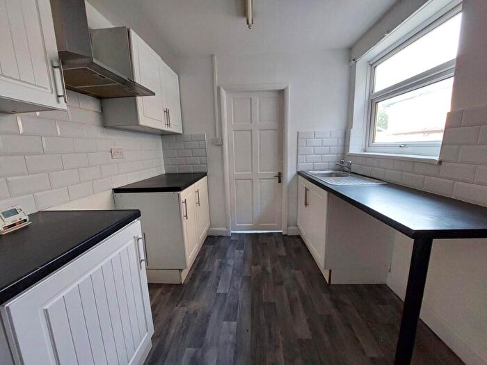 3 Bedroom Terraced House To Rent In Weelsby Street, Grimsby, DN32