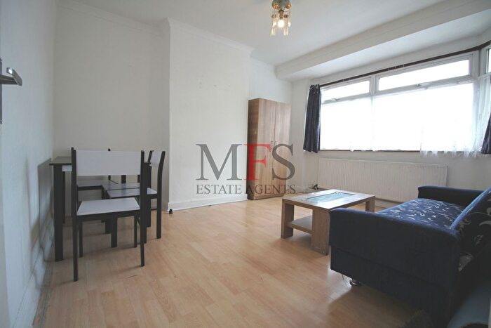 2 Bedroom Flat To Rent In Johnson Street, Southall, UB2