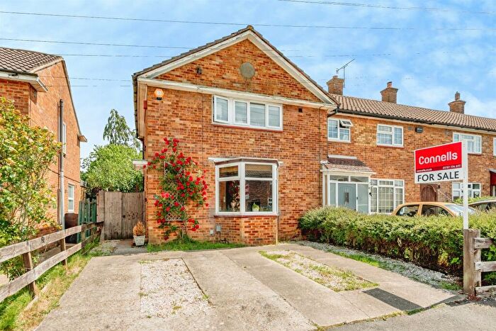 3 Bedroom End Of Terrace House For Sale In Huddleston Crescent, Merstham, Redhill, RH1