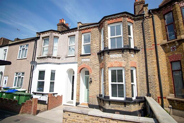 3 Bedroom Terraced House To Rent In Abbey Road, Belvedere, DA17