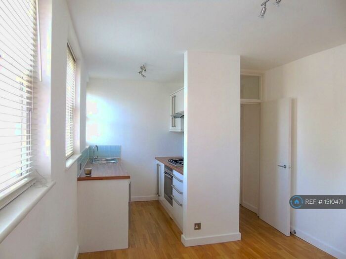 1 Bedroom Flat To Rent In Highbury Grange, London, N5