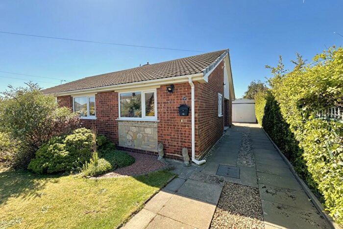3 Bedroom Semi-Detached Bungalow For Sale In Meadow Way, Harworth, Doncaster, DN11