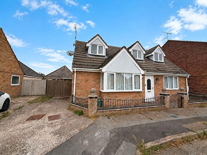 4 Bedroom Chalet For Sale In Robert Way, Wivenhoe, Colchester, CO7