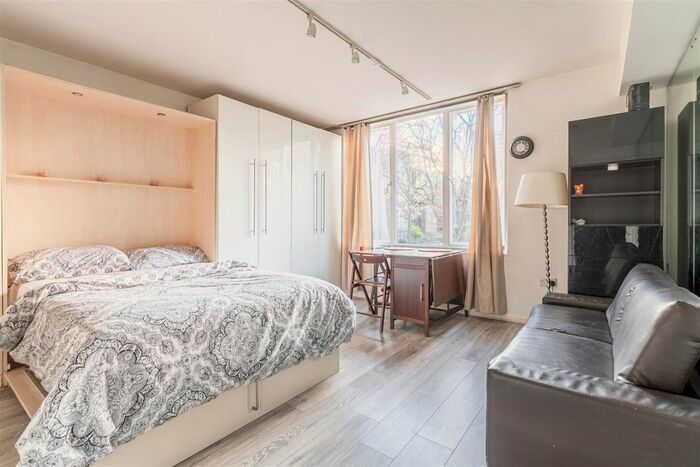 Studio To Rent In Earls Court Road, London, W8