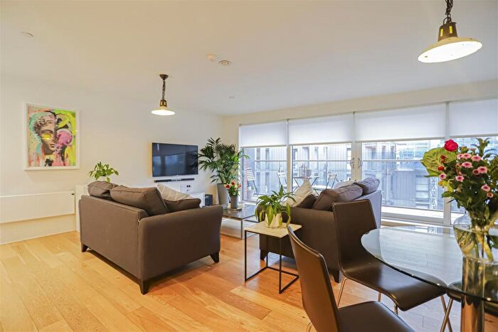 2 Bedroom Duplex To Rent In Munday Street, Manchester, M4