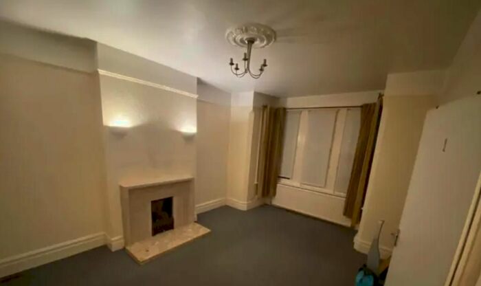 7 Bedroom End Of Terrace House To Rent In Springfield Road, London, N11