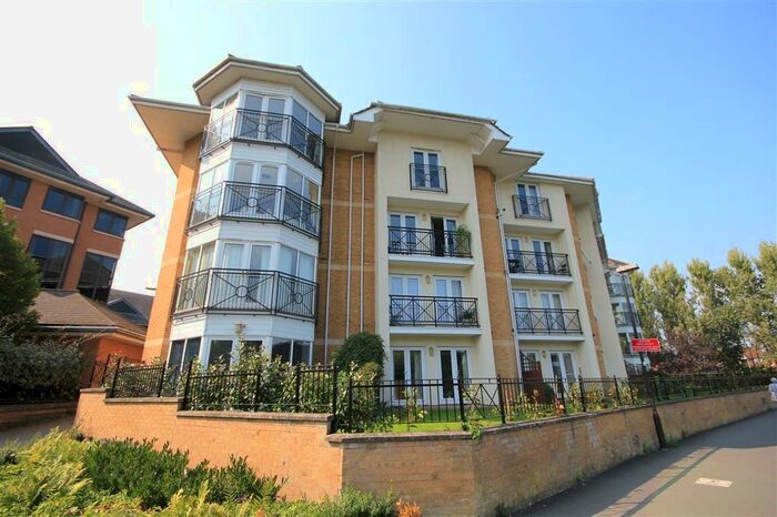 2 Bedroom Apartment To Rent In Thames Court, Norman Place, Reading, Berkshire, RG1