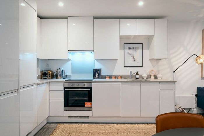 1 Bedroom Flat To Rent In Strand Street, Liverpool, L1