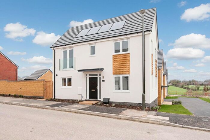 3 Bedroom Detached House To Rent In Ore Street, Clay Cross, S45