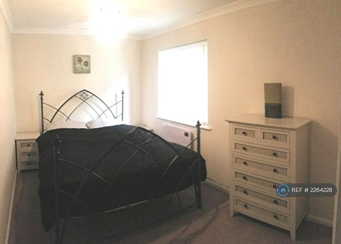 1 Bedroom Flat To Rent In Chantrell Court, Leeds, LS2