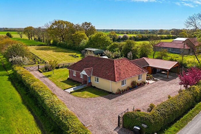 3 Bedroom Detached Bungalow For Sale In Hardwick Road, Starston, Harleston, IP20