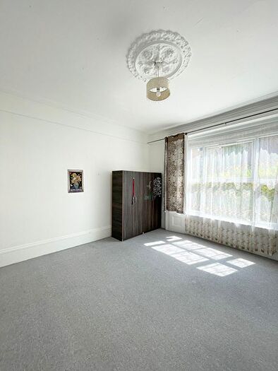 1 Bedroom Flat To Rent In Canning Crescent, London, N22