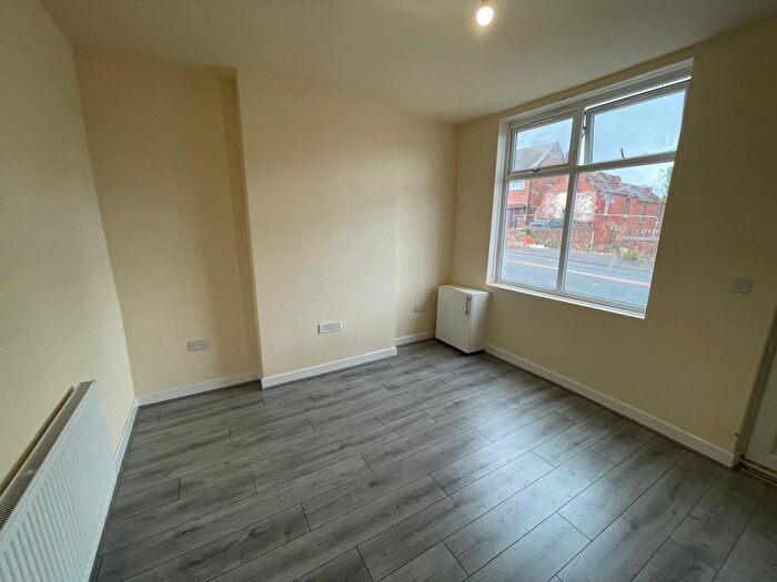 3 Bedroom End Of Terrace House To Rent In Commonside, Brierley Hill, DY5