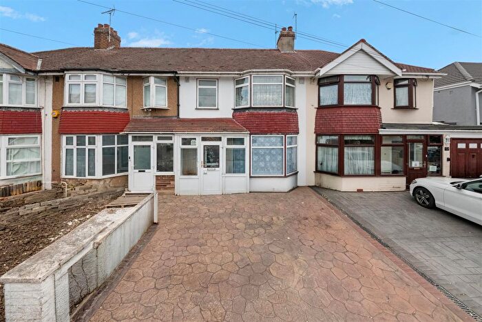 3 Bedroom Terraced House For Sale In Bilton Road, Perivale, Greenford, UB6