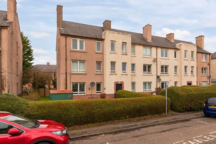 2 Bedroom Flat For Sale In / Granton Terrace, Edinburgh, EH5