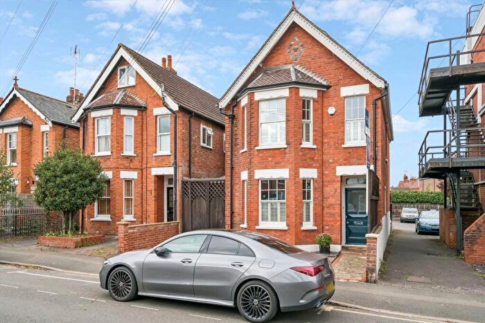 5 Bedroom Detached House For Sale In Springfield Meadows, Weybridge, KT13