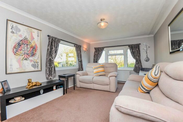 2 Bedroom Mobile/park Home For Sale In Black Moor Road, Oxenhope, Keighley, BD22