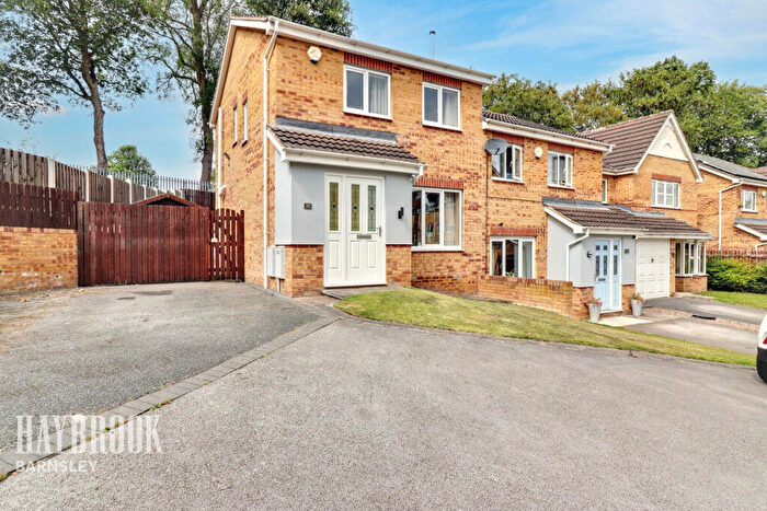 3 Bedroom Semi-Detached House For Sale In Calabria Grove, Barnsley, S70