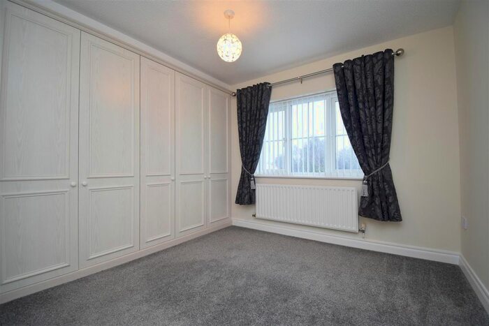 2 Bedroom Flat To Rent In Benton Mews, Horbury, WF4