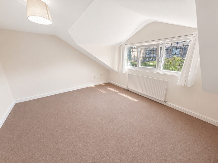 1 Bedroom Flat To Rent In Station Road, Ossett, WF5