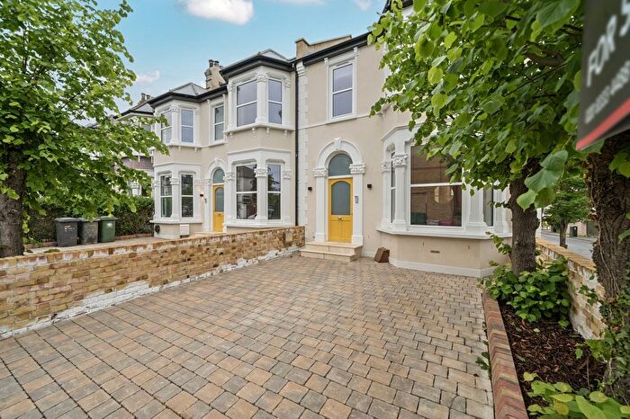 4 Bedroom End Of Terrace House To Rent In Broadfield Road, London, SE6