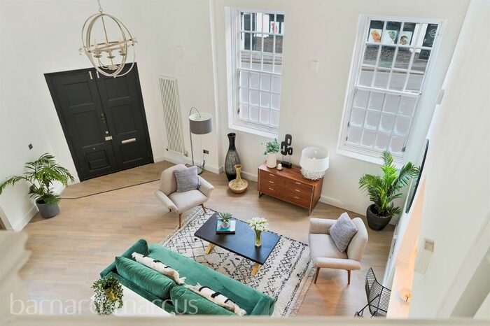 2 Bedroom Apartment To Rent In Station Approach, Tadworth, KT20