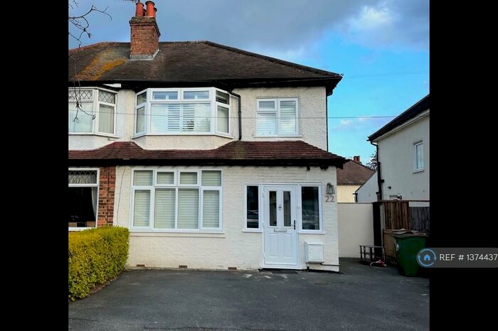 3 Bedroom Semi-Detached House To Rent In Curran Avenue, London, SM6