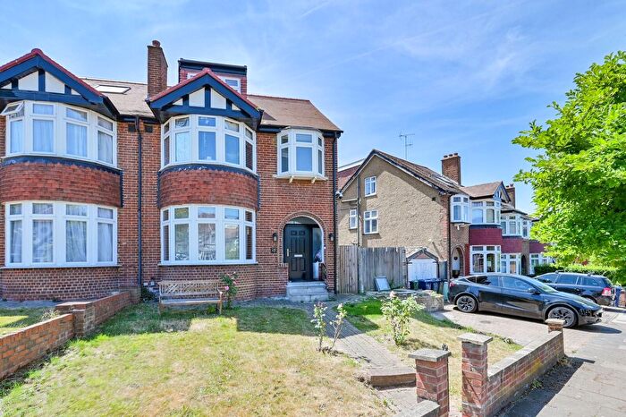 4 Bedroom Semi-Detached House To Rent In Mulgrave Road, Ealing, London, W5