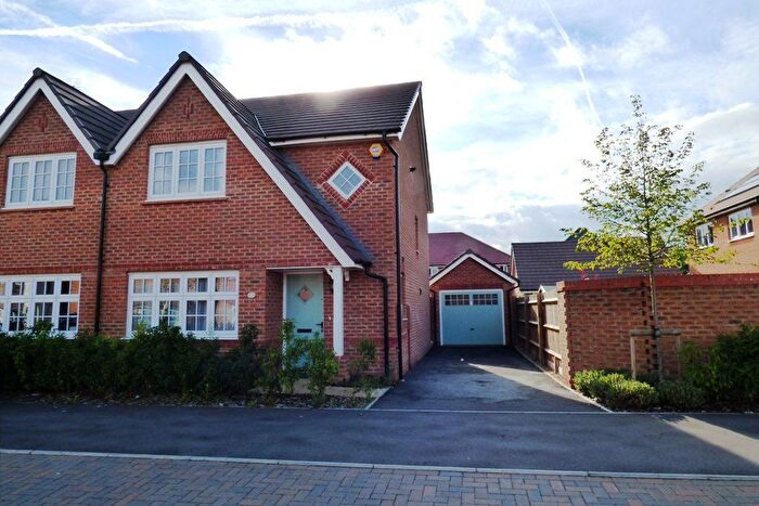 3 Bedroom Semi Detached House To Rent In Martinet Road, Woodley, Reading, Berkshire, RG5