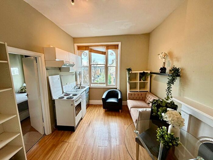 1 Bedroom Flat To Rent In Very Near Colville Terrace Area, Notting Hill, W11