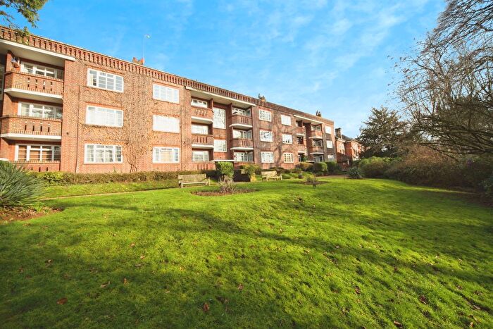 2 Bedroom Flat For Sale In New Bedford Road, Luton, LU3