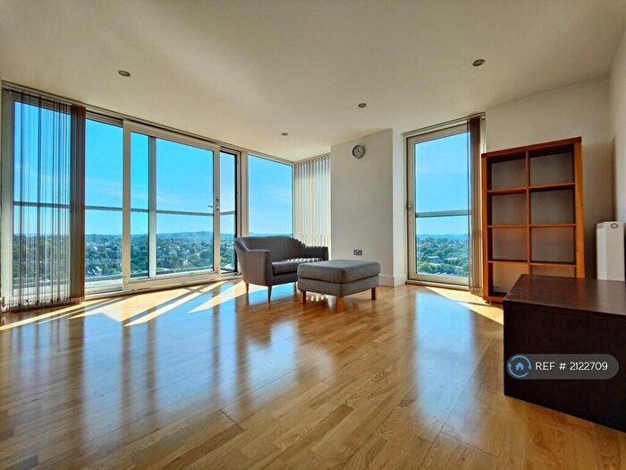 2 Bedroom Flat To Rent In Distillery Tower, London, SE8