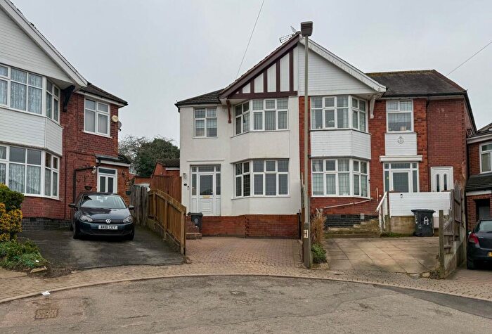 3 Bedroom Semi Detached House For Sale In Crown Hills Rise, Leicester, LE5