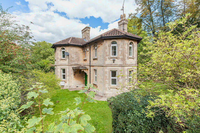 3 Bedroom Detached House To Rent In Headington Hill, Oxford, OX3