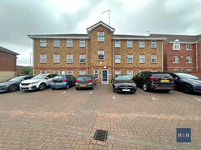 2 Bedroom Apartment To Rent In Henry Bird Way - Southbridge -, NN4