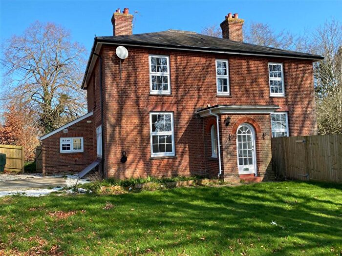 3 Bedroom Semi Detached House To Rent In Ditton, Aylesford, Kent, ME20