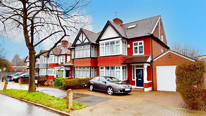4 Bedroom Semi Detached House For Sale In Castleton Avenue, Wembley, Middlesex, HA9