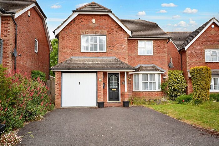 4 Bedroom Detached House For Sale In Atkinson Walk, Kennington, TN24