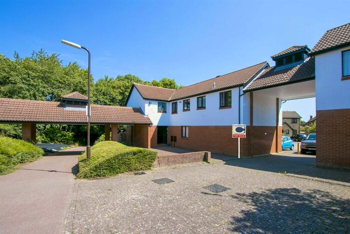 1 Bedroom Flat To Rent In Blackwood Crescent, Blue Bridge, Milton Keynes, MK13