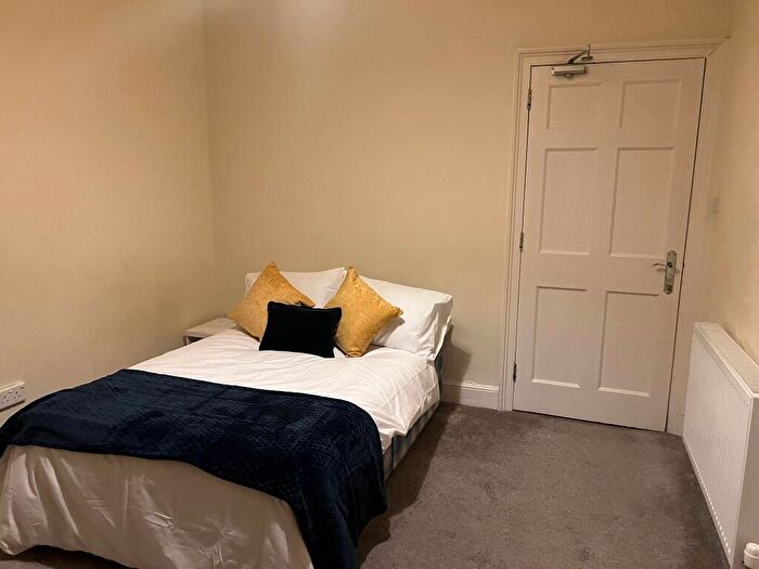 4 Bedroom Flat To Rent In Montague Street, Edinburgh, EH8