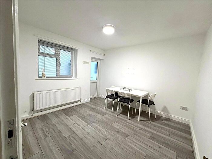 1 Bedroom Flat To Rent In Kingsland Road, Hackney, E8