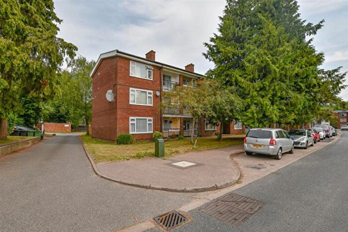 1 Bedroom Apartment For Sale In Park Street Lane, Park Street, AL2